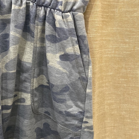 Camo romper with pockets - Picture 4 of 4